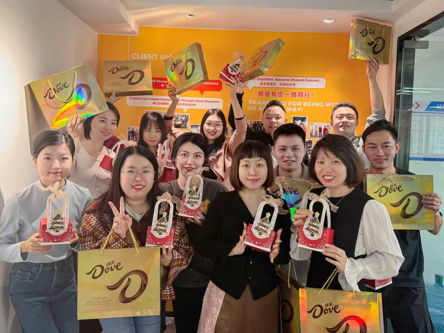 Warm Christmas, Freeze The Beauty